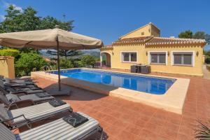 El Elefante by Aguilarent