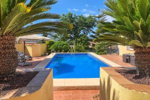 El Elefante by Aguilarent