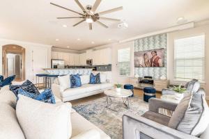 Dazzling 6 Bdrm Villa with Themed Bedrooms at Reunion