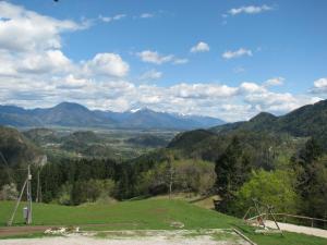 Vaznik Farm House Apartments
