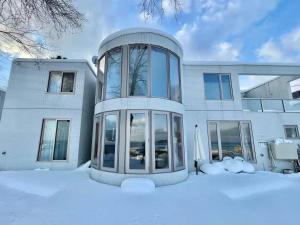 逸居&海音#200平方海景别墅#小樽步行街浪漫街附近#春季夏季秋季可停放3台车#冬季可停放1台车#冬季前往请务必驾驶四驱车