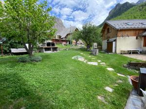 Appartements LE GENEPI bel appartement avec terrasse dans vieille ferme de montagne renovee : photos des chambres