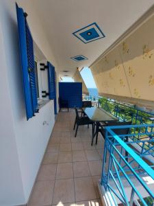 Matina Apartments Tyros