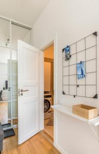 Cozy Modern Studio - Great for Short Trips