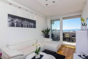 Deluxe apartment Beni Makarska, 4 person SEA VIEW