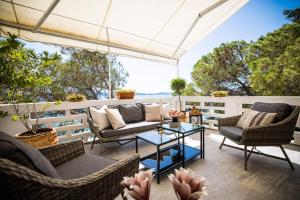 Zadar Center Beach Apartment - DIRECTLY ON THE SEA