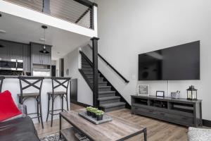 Center City Lofts 508 Unit 2 Close to Downtown and the TART Trail