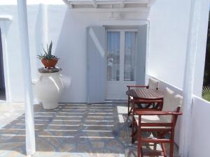 Hotel Manos Paros Greece