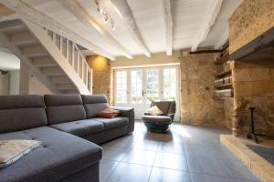 Villas Villa avec piscine sur le domaine d'un chateau : photos des chambres