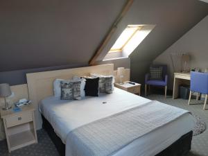 Hotels HOTEL LES PALIS : photos des chambres