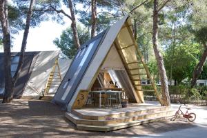 Glamping Kentia room in Tamarit Beach Resort
