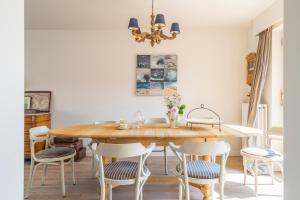 Spacious, warm and updated Home w parking & garden