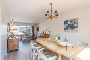 Spacious, warm and updated Home w parking & garden