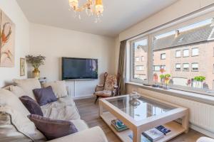 Spacious, warm and updated Home w parking & garden