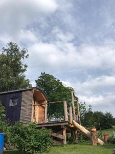 Der Zirkuswagen und das Elfenhaus