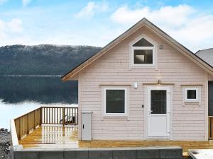 8 person holiday home in VATNE