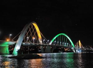 Flat no Life com espetacular vista do lago