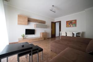 Cerquita de la Caleta by Gades Gestión