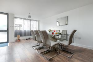 KVM - City Apartments - Contractors - Town Centre by KVM Stays