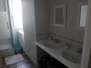 Appartement lumineux idéalement situé à proximité de musées équipements sportifs salle de spectacle commerces