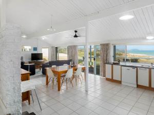 Wave and See 53 Gold Coast Drive