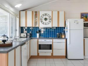 Wave and See 53 Gold Coast Drive