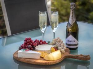 Wave and See 53 Gold Coast Drive