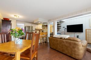 Apartment room in Baldy Townhouse Sleeps 8 Multiple Patios with Views