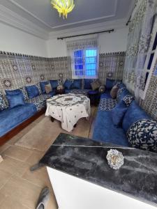 La petite villa avec piscine pieds dans leau