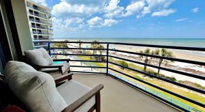 Three-Bedroom Apartment room in Ebb Tide by Teeming Vacation Rentals