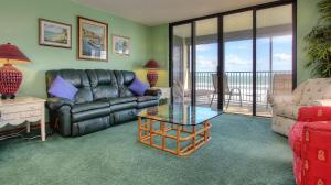 Apartment with Balcony room in Sand Dollar by Teeming Vacation Rentals
