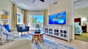Apartment with Balcony room in Sunset Vistas by Teeming Vacation Rentals