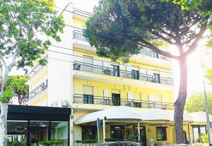 Hotel Garisenda B&B - in Centro a Riccione -
