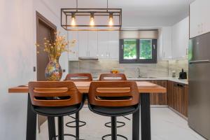 Allegra Villa with Private Pool, by ZanteWize