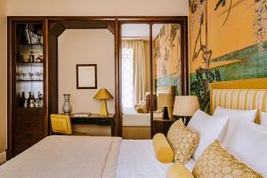 Junior Suite room in Saint James Paris