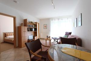 Ostlandstraße 12 Whg 2 EG