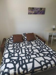 Appartements Charmant studio avec piscine et clim (en ete) : photos des chambres