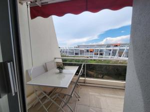 Studio cabine climatisé avec parking au Couchant