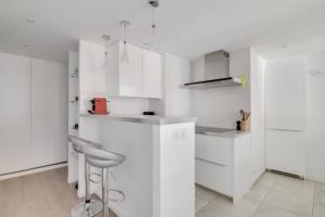 C066-Luxurious apartment with sea view - Cannes