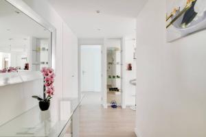 C066-Luxurious apartment with sea view - Cannes