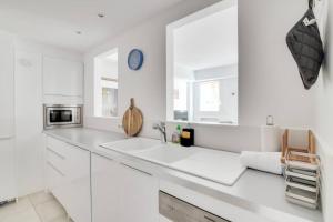 C066-Luxurious apartment with sea view - Cannes