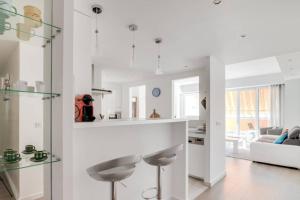 C066-Luxurious apartment with sea view - Cannes