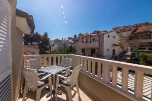One-Bedroom Apartment - Second Floor room in Apartments Tokic