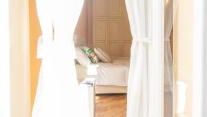 Trevi Colour- Rental in Rome