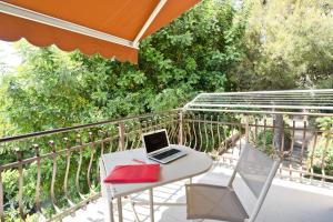 GuestHost - Sanremo Flat with Private Parking and NETFLIX