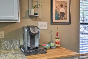 Tucson Desert Retreat with Pool and Hot Tub Access!