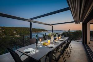 WATERFRONT SEA DREAM VILLA