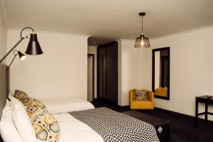 Family Room (2 Adults + 2 Children) room in Ballycannon Lodge