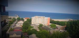 Prime location, Sea view flat near the Beach