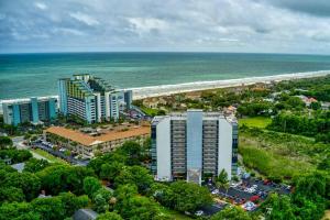 Apartment room in Oceanview sleeps ten full kitchen washer dryer pool grilling area what a view
